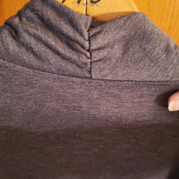 Lovely Dana Buchman Charcoal Gray Flowy Top Sz XL - Picture 4 of 7